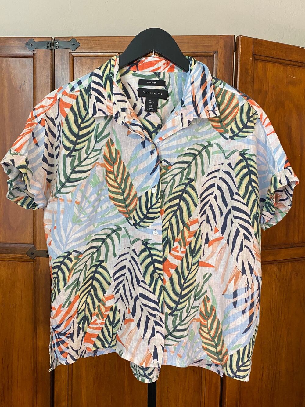 Tahari Women’s Medium 100% Linen Tropical Leaf Print Button Front Shirt